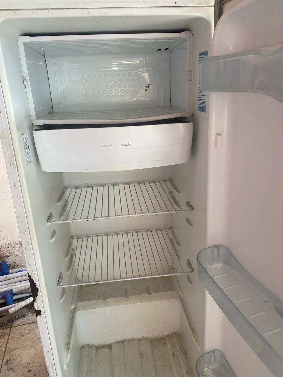 Vende-se geladeira com defeito  - Foto 2