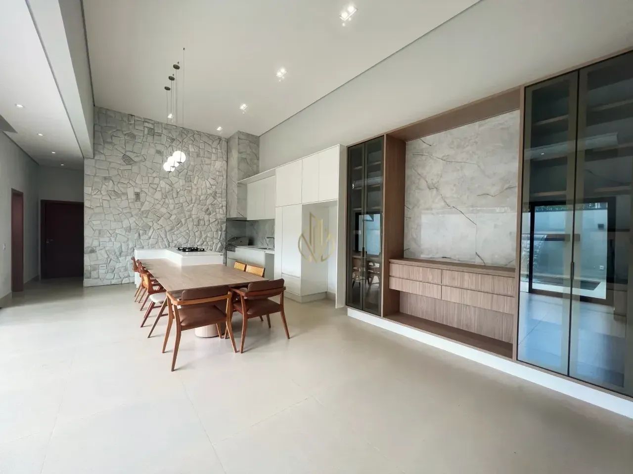 Casa Térrea com 3 suítes à venda com 190m² no Condomínio Alvorada