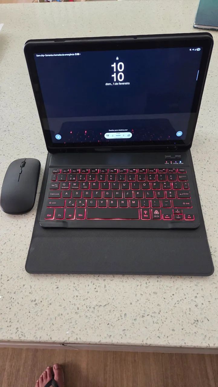 Galaxy Tab A9+ 5g com Capa, Teclado e Mouse.