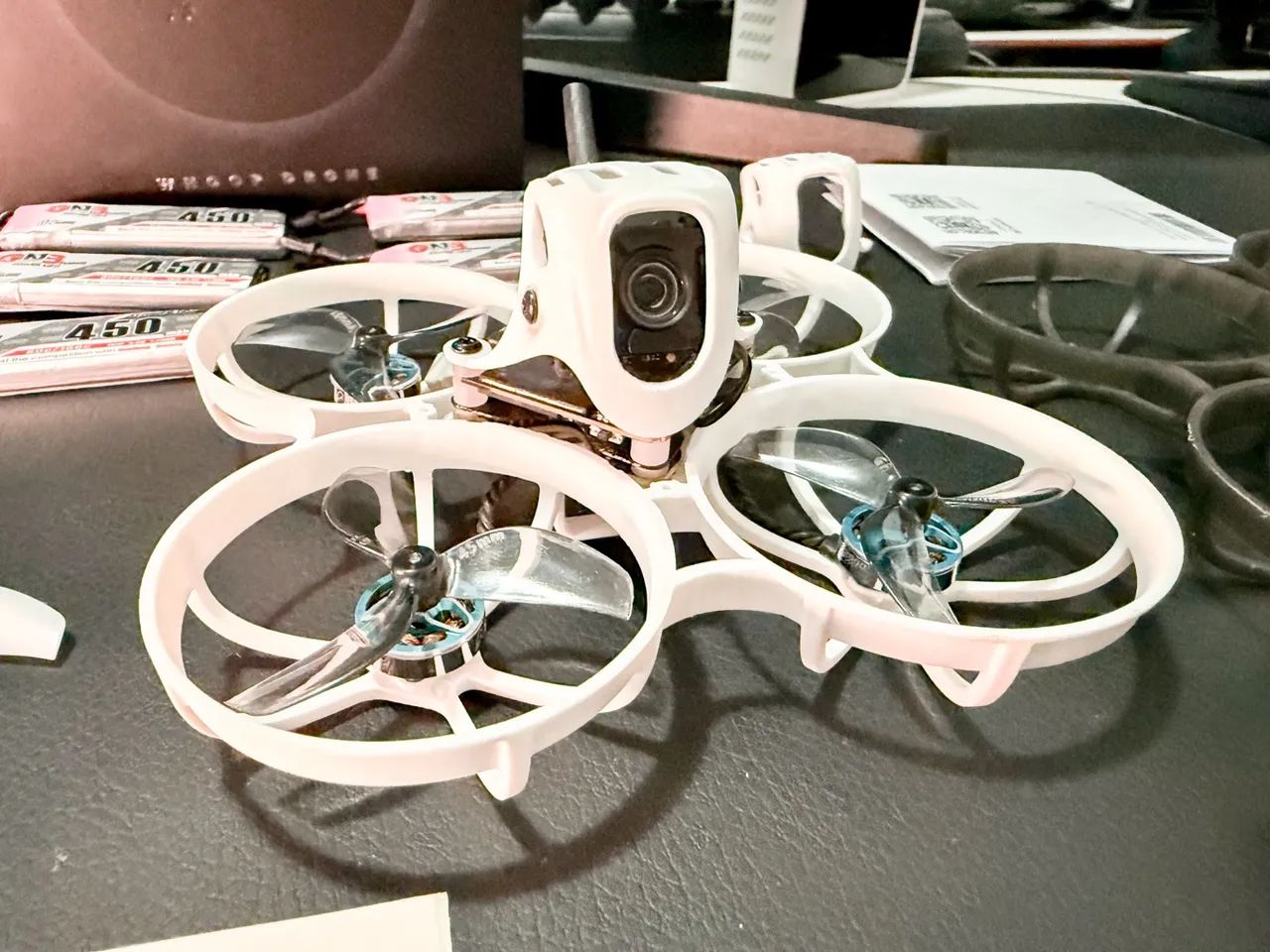 Drone BETAFPV Meteor75 Pro - Kit com acessórios e peças extras - Foto 2