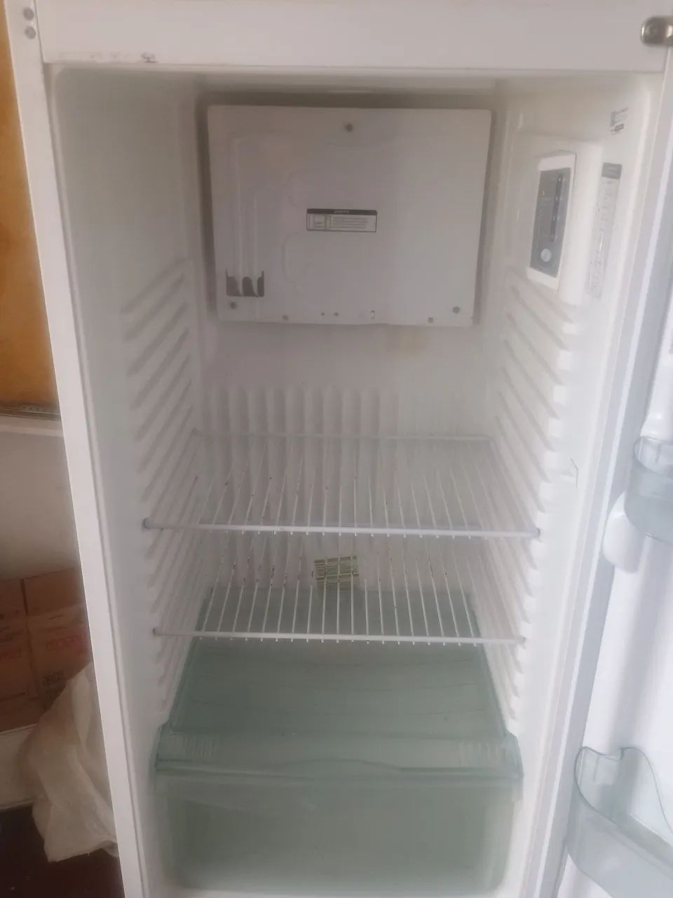 Geladeira (não funciona)