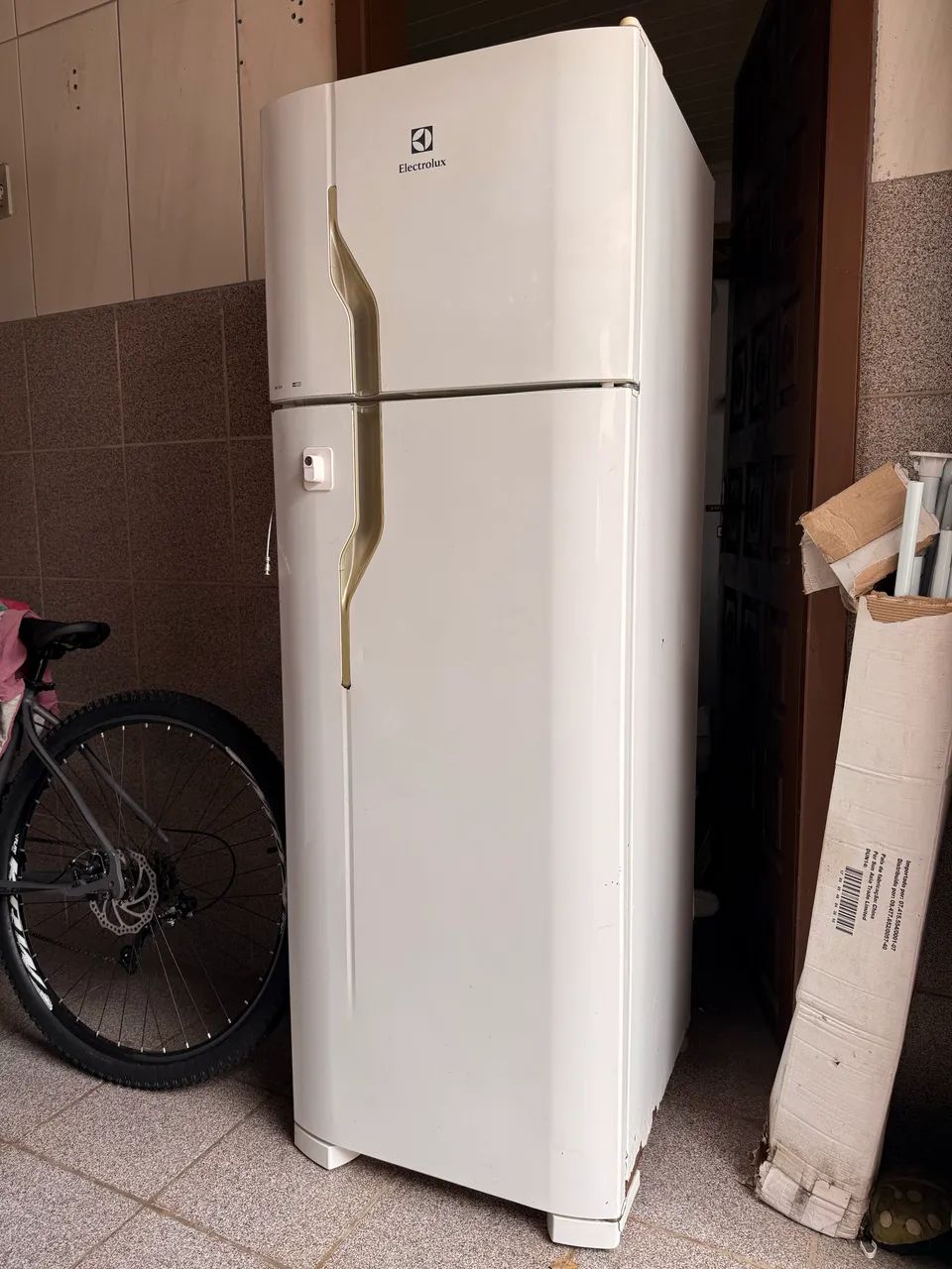Geladeira 260l usada