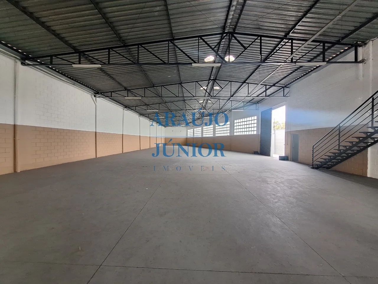 Galpão para locação em Santa Bárbara D'oeste-SP, Distrito Industrial I: 4 salas, 2 banheir - Foto 2
