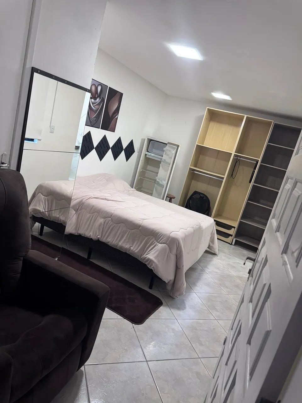 Quarto mobiliado 