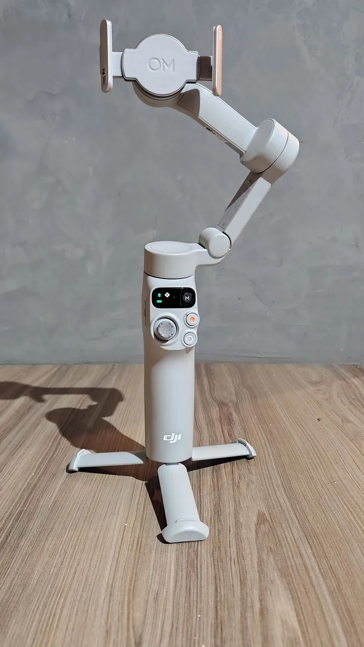 DJI Osmo Mobile 7P (Gimbal)