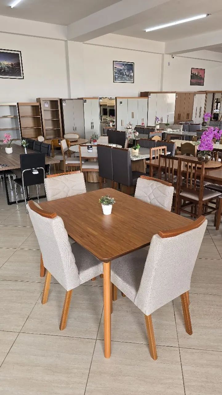 Mesa 120x90 com 4 cadeiras estofadas 