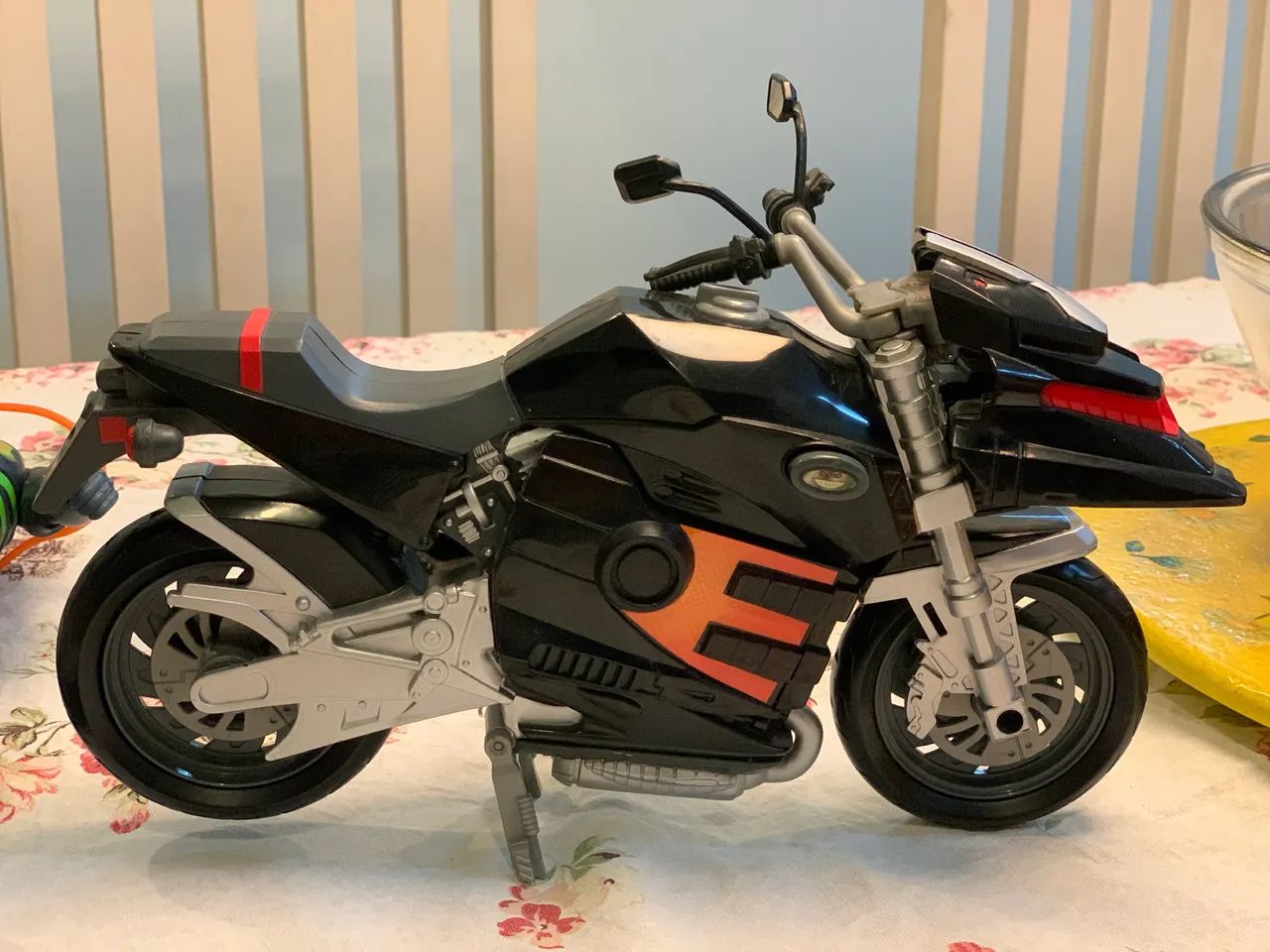 Moto Max Steel