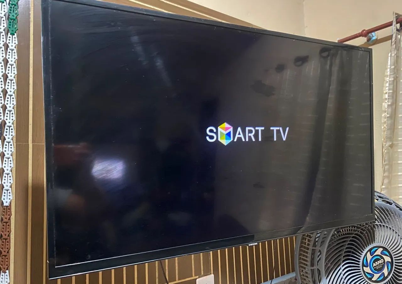 Vendo TV Smart 43 polegadas Boa