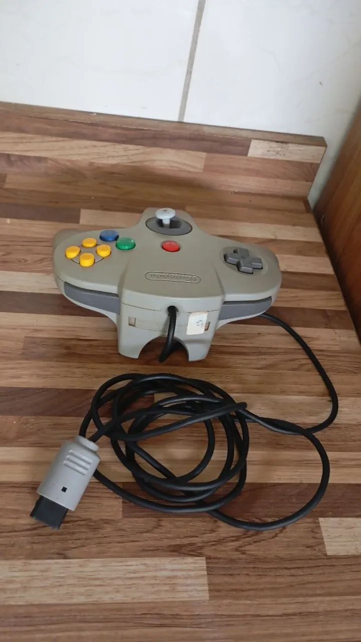 Controle Nintendo 64 original funcionando analógico mole mas funciona - Foto 2