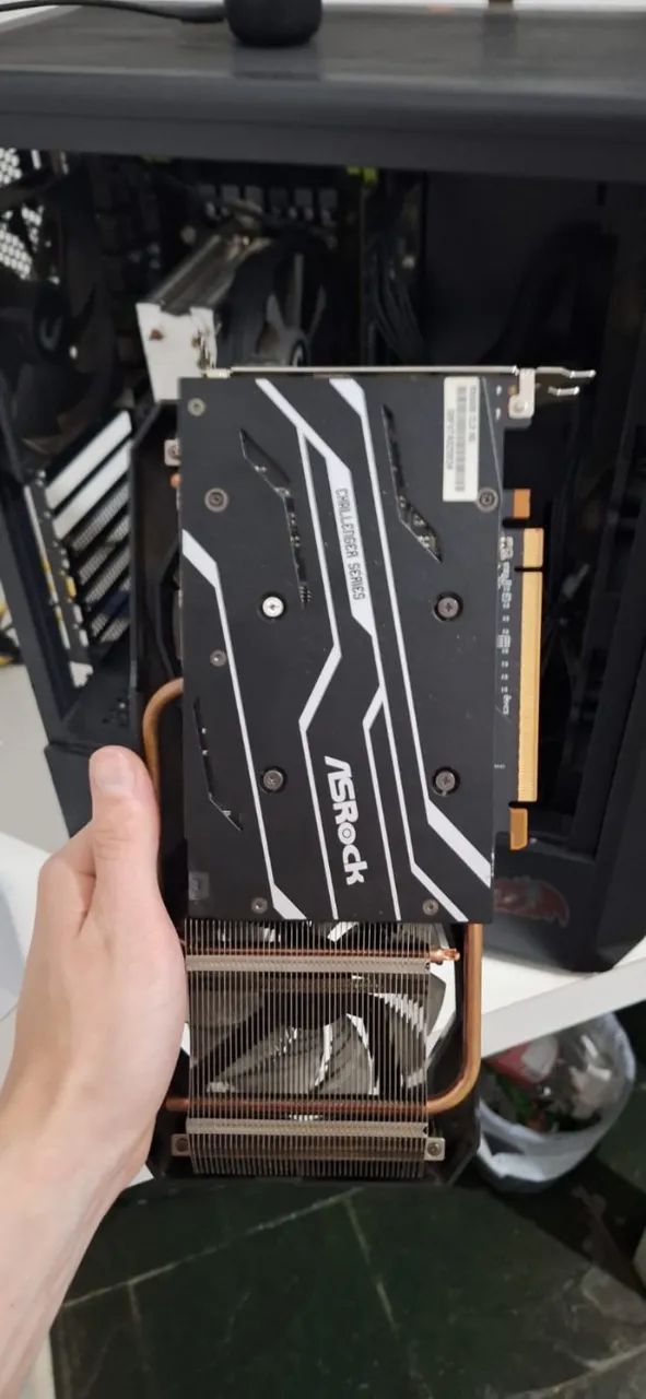 RX 6600 ASrock, ótimo estado - Foto 2