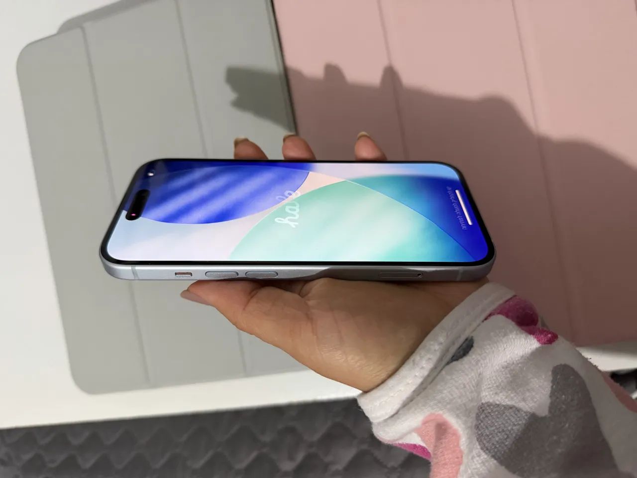 iphone 15 - Bateria 90% - Foto 4