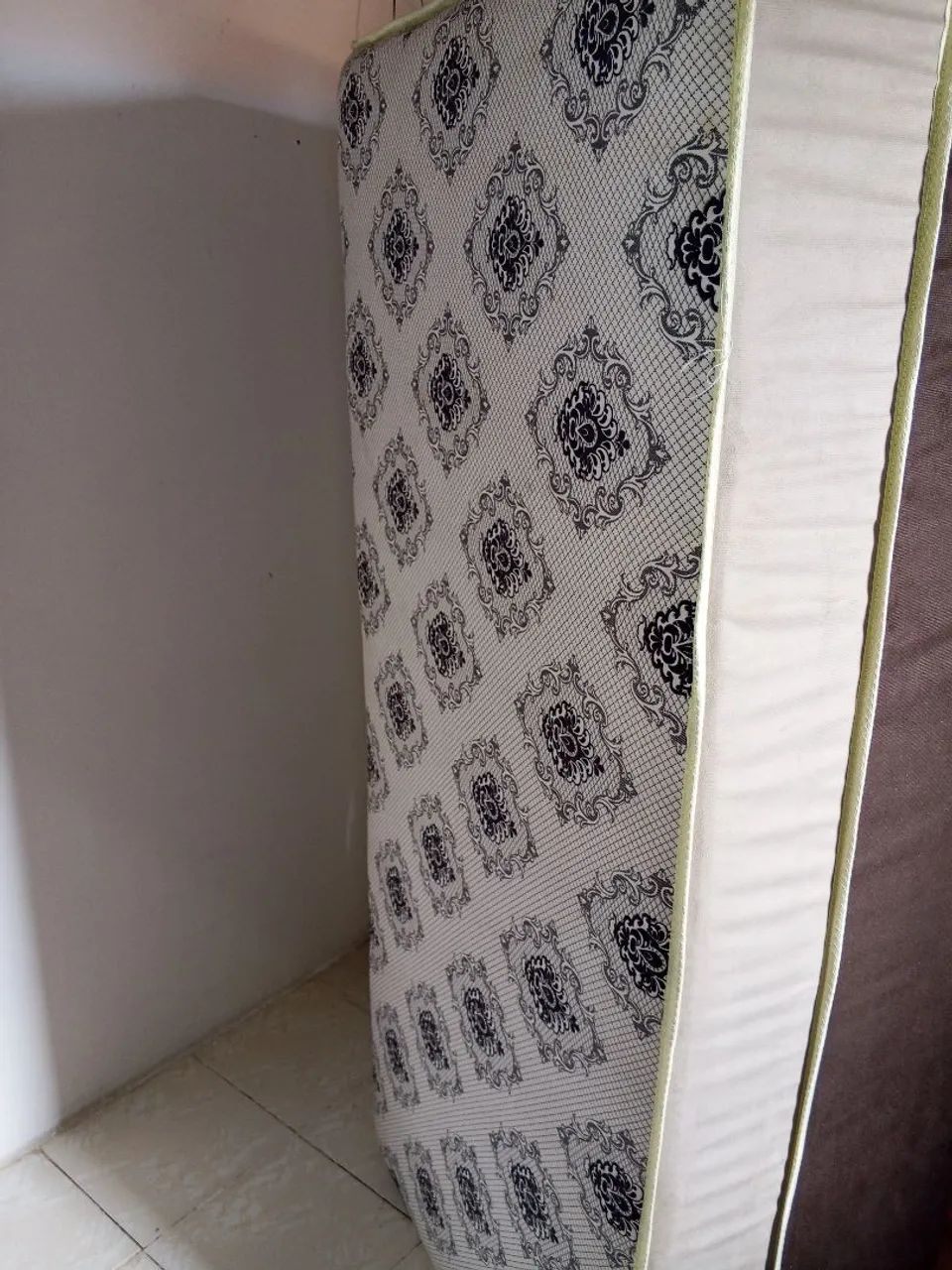  cama box de solteiro acolchoada mais colchão - Foto 2