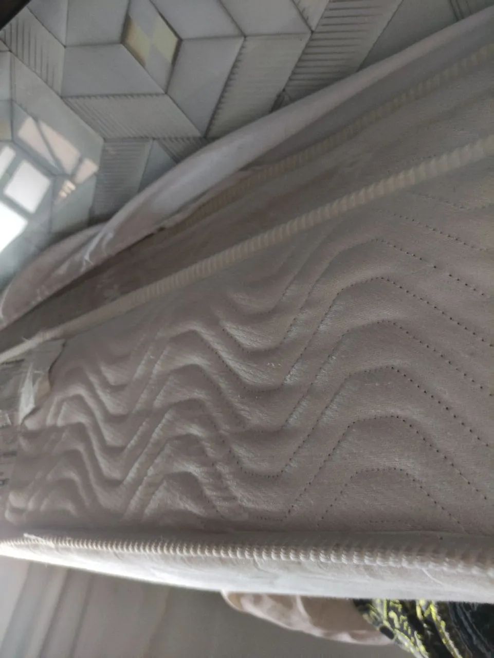Conjunto usado de base cama box, colchão Ortobom com pillow e painel de 2,35 x 0,97 - Foto 3
