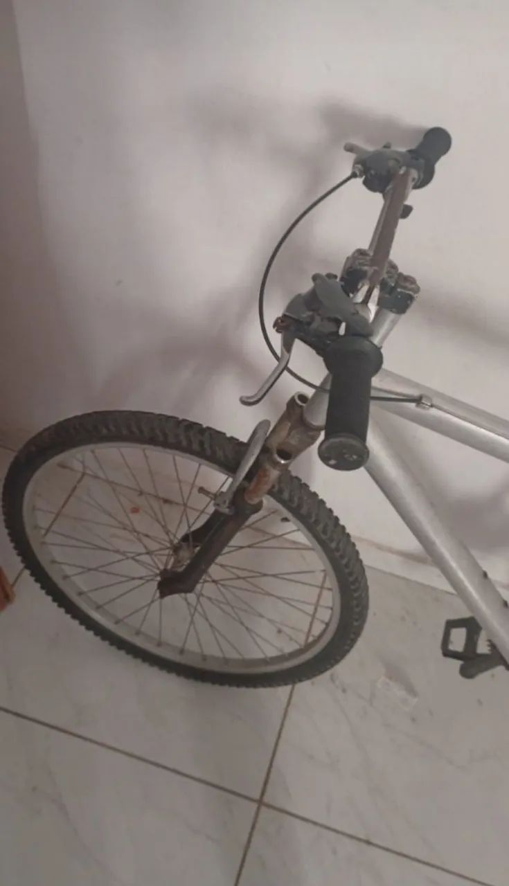 Bicicleta de alumínio  - Foto 4