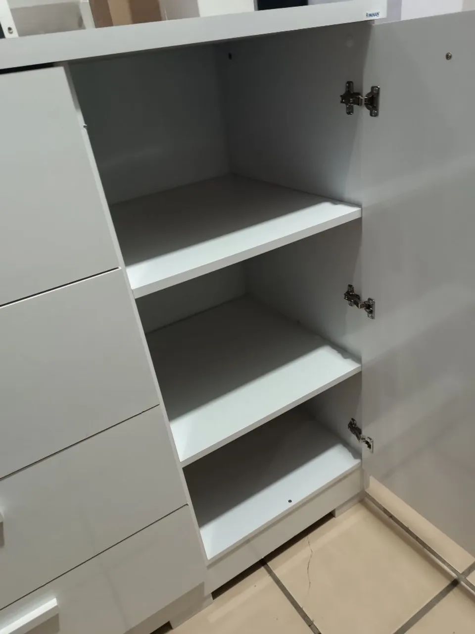 Cômoda de 4gavetas e 1 Porta - Foto 3