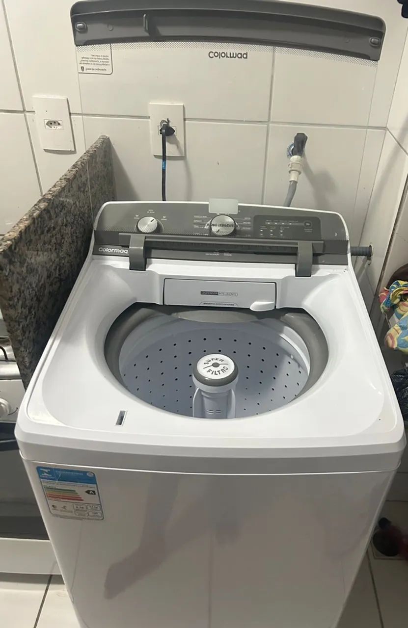 Máquina de lavar/ poucos meses de uso 