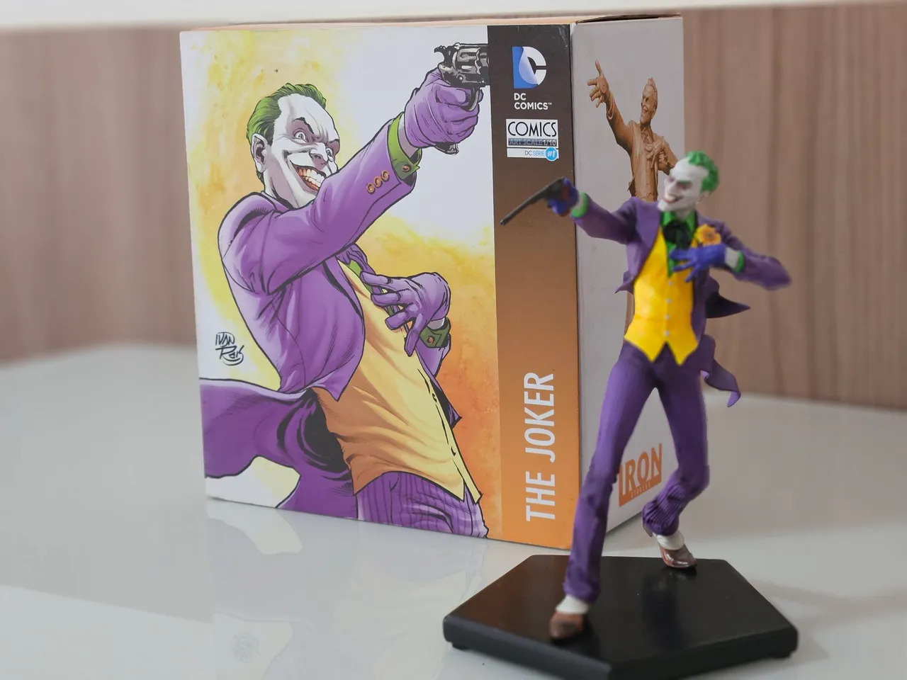 Mafex Joker Hush Nº 142 DC Comics - Hobbies e coleções - Vila João