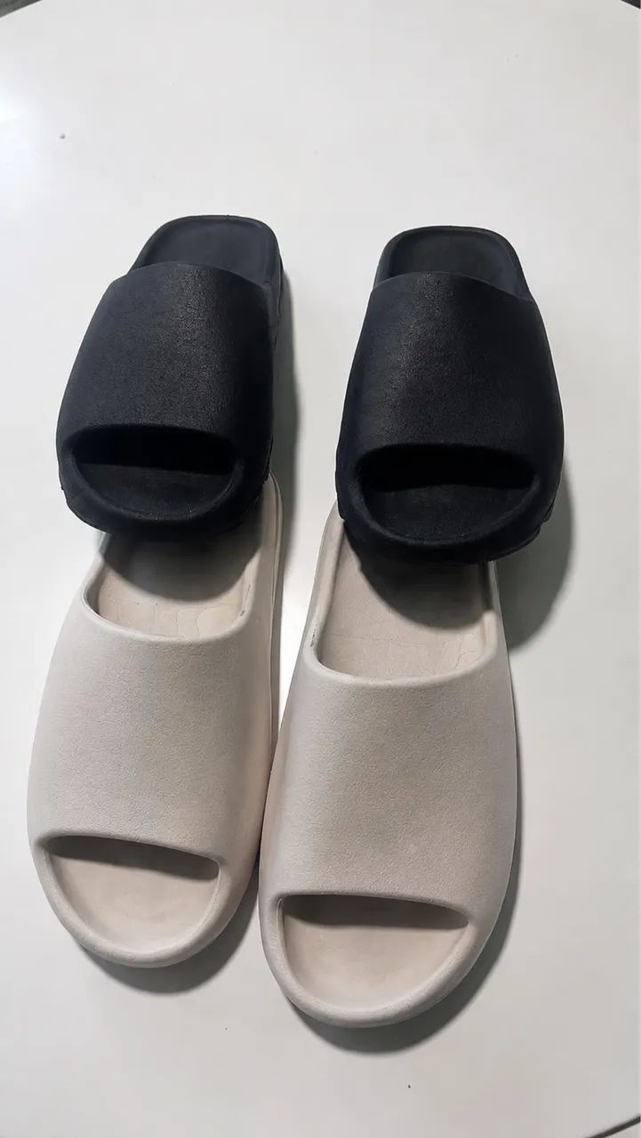 Chinelo Slide Yeeze Eva Nuvem Ortopédico Super Leve - Bege e preto 