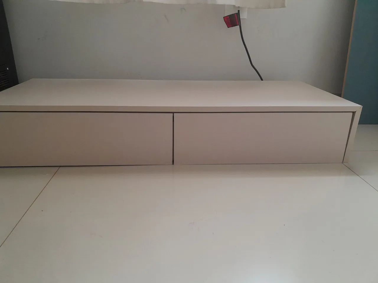 Vendo uma escrivaninha/penteadeira