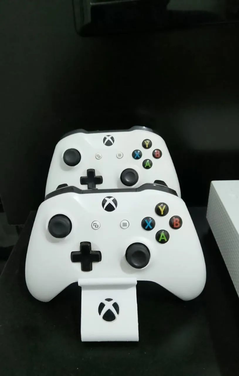 Xbox One S 1TB + 2 Controles Originais + 2 Jogos  - Foto 5