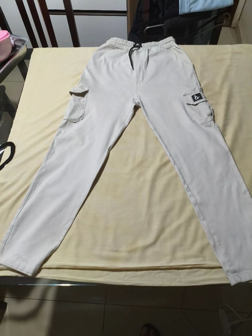 Calça cargo bege tam 42