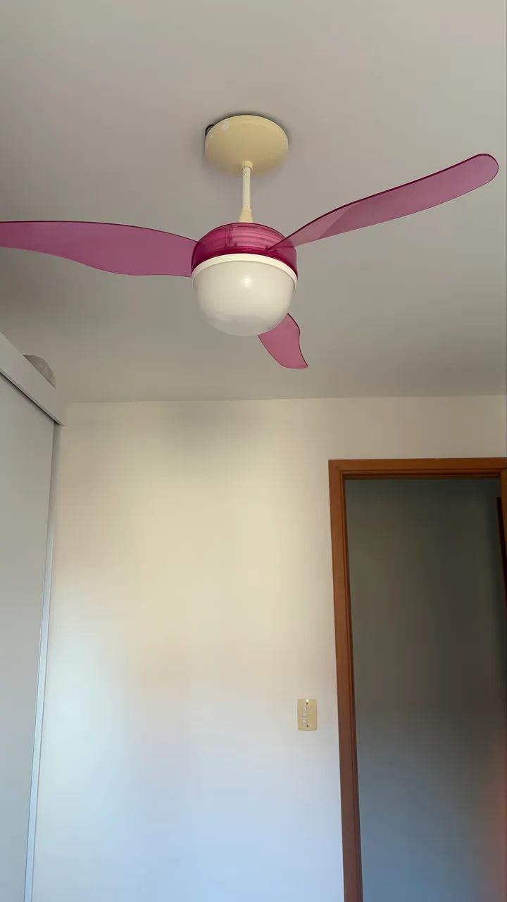 Ventilador de teto com luminária