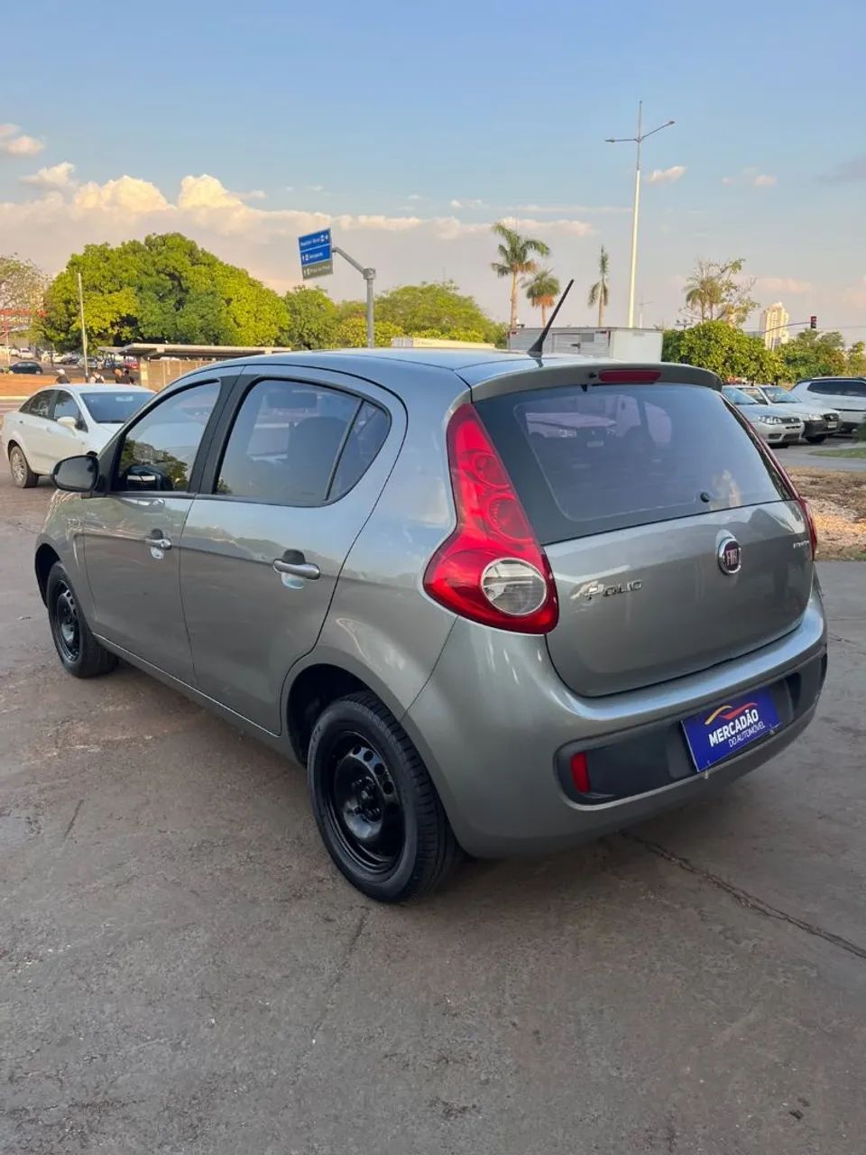 Fiat Palio Attractive 1.0 EVO Fire Flex 8V 5P 2017 - Foto 4