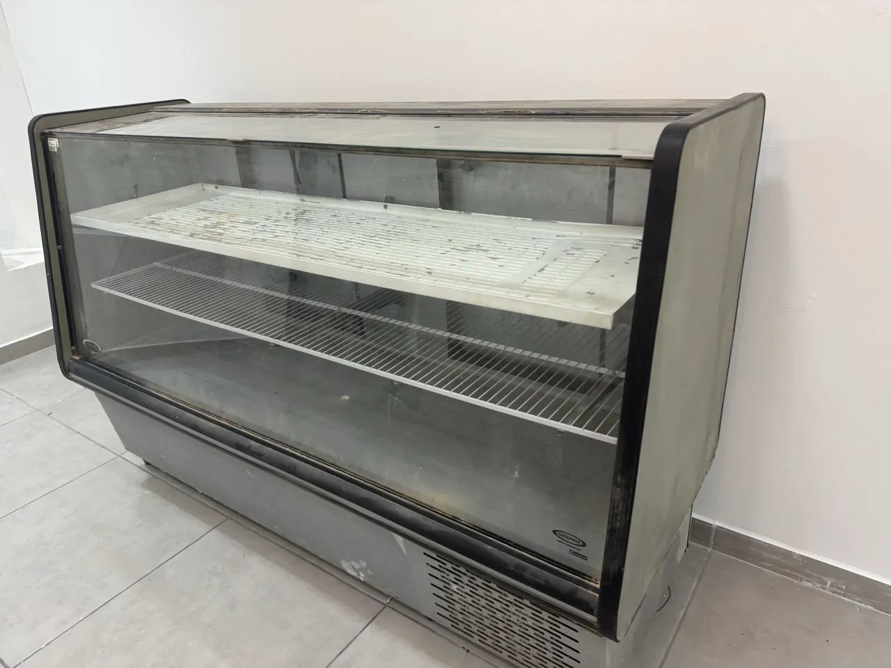 Geladeira expositora 