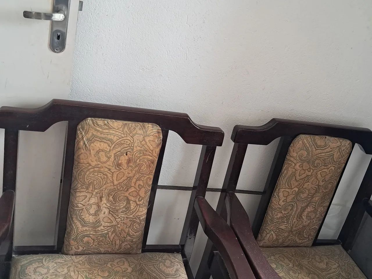 Duas cadeiras de madeira - Foto 2