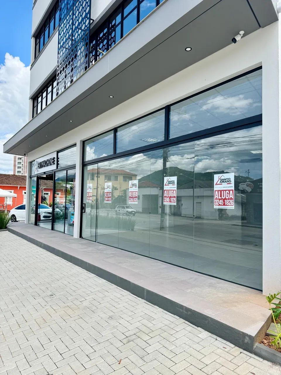 Sala comercial para locação com 90,18 M²