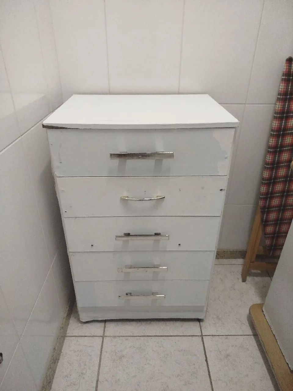 Cômoda 5 gavetas usada