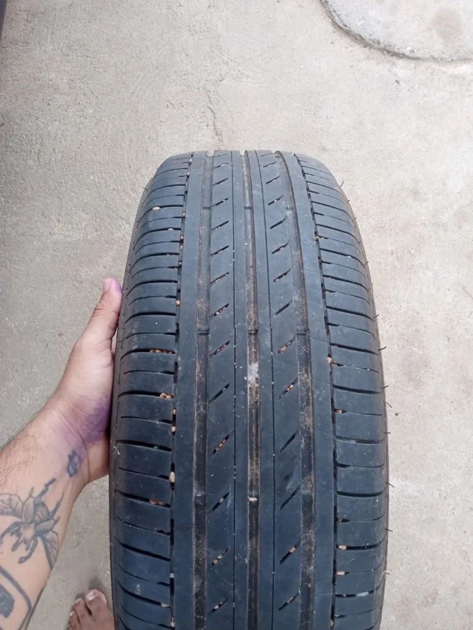 Dois pneus Bridgestone 16 - Foto 4