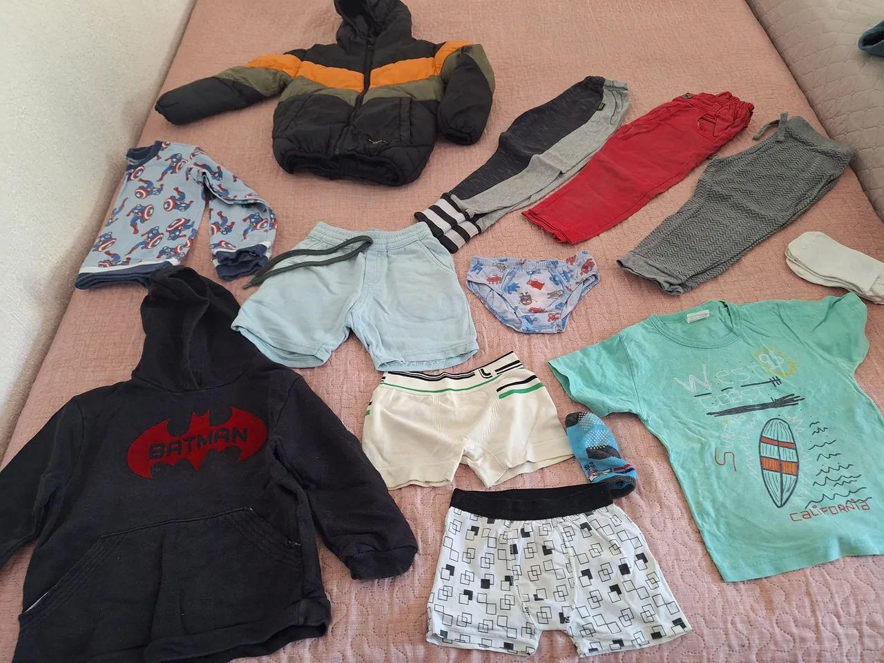 Roupas menino tamanho 3 e 4 calçados  tamanho 24 e 25/26 - Foto 5