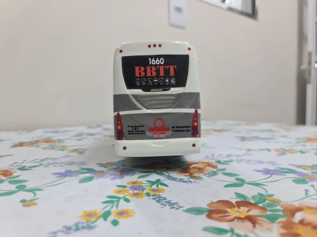 Bbtt réplica miniatura com luzes  - Foto 2