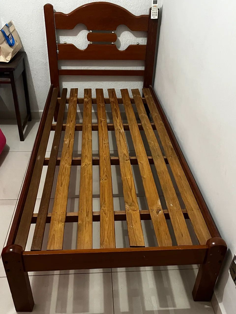 Cama de Solteiro de Madeira - R$ 650 - Foto 4