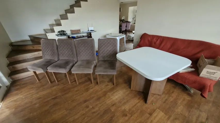 Mesa de Jantar com quatro cadeiras  - Foto 2