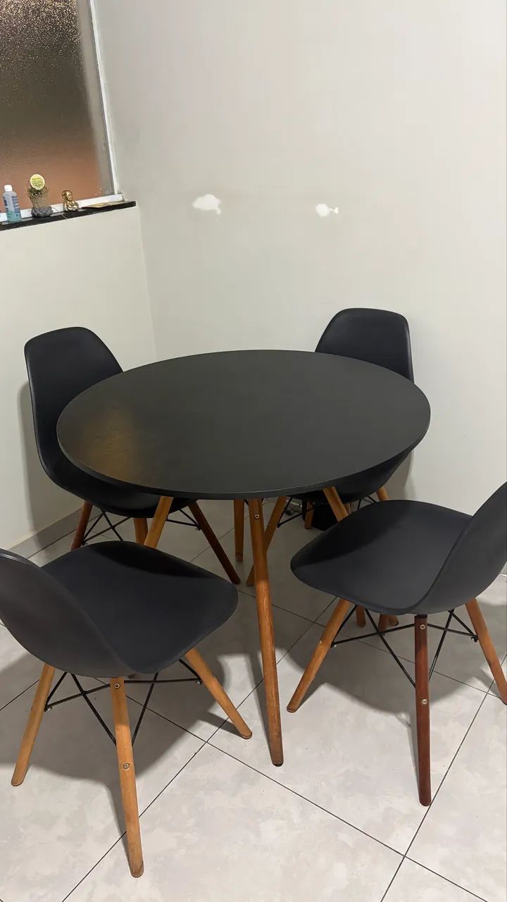 Conjunto mesa com  4 cadeiras  - Foto 3