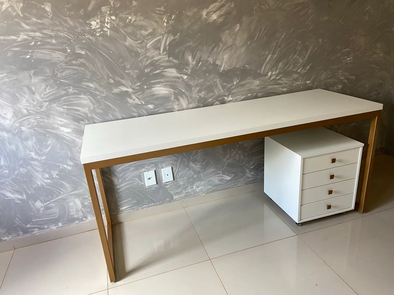 MESA ESCRITÓRIO 1,80M COM GAVETEIRO 4 GAVETAS  - Foto 3