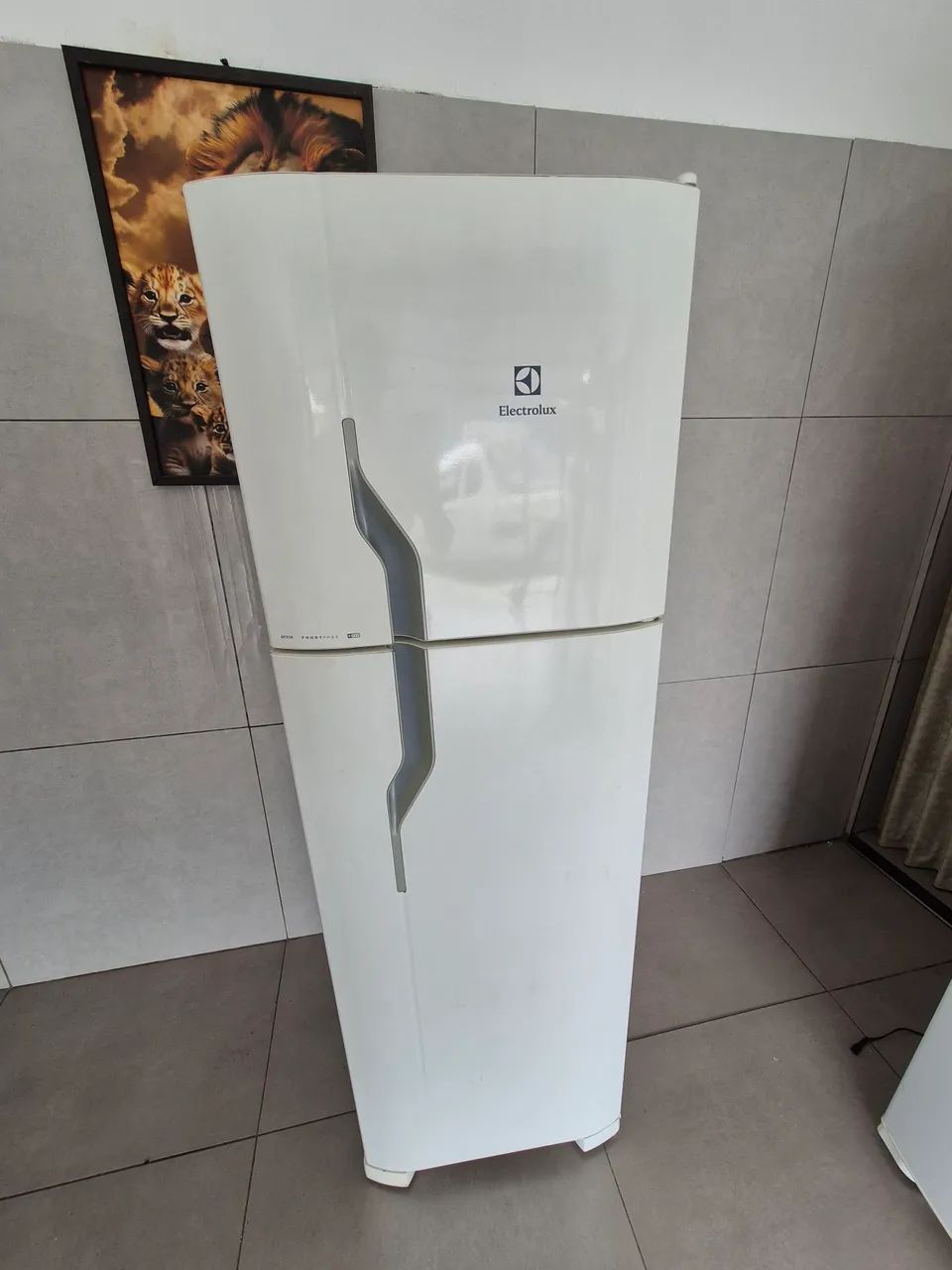 Geladeira semi nova