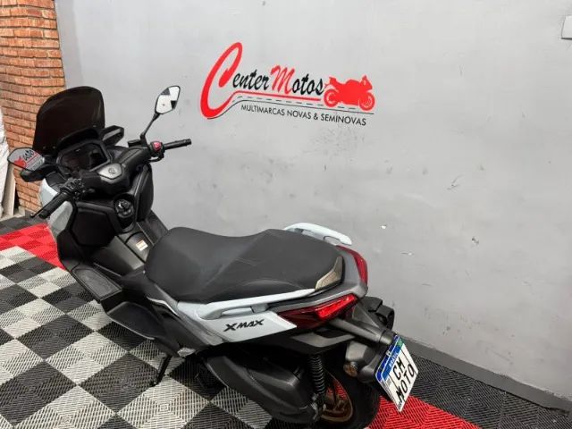 YAMAHA XMAX 300 ABS CONNECTED - Foto 5