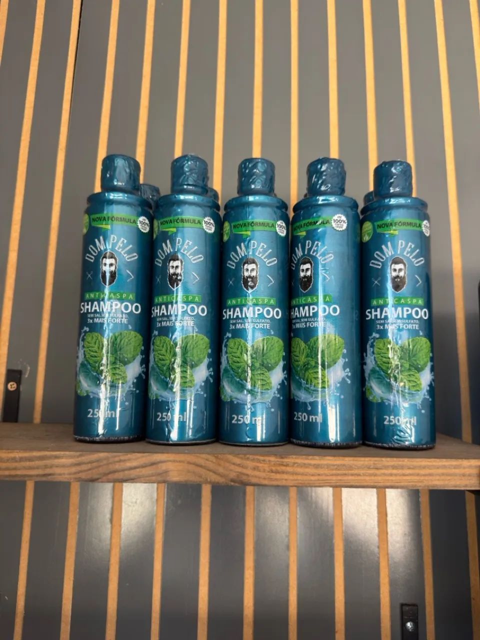Shampoo anticaspa dom pelo