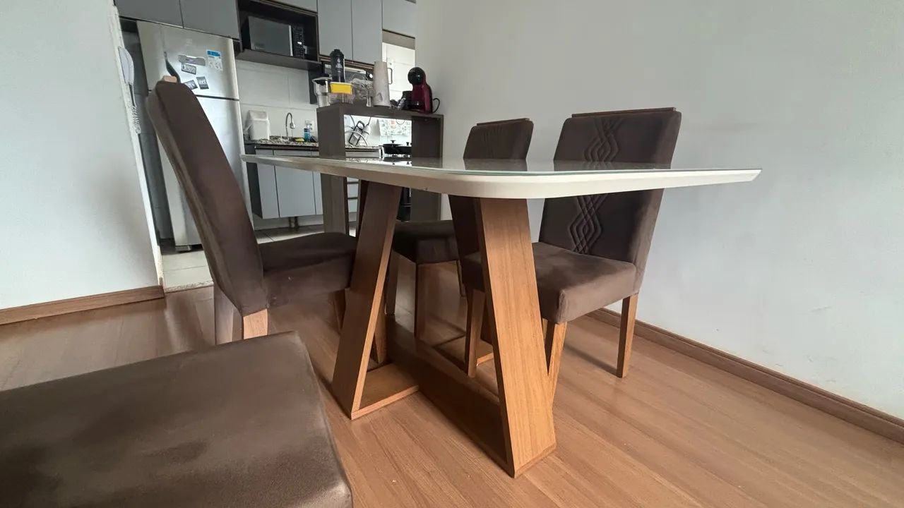 Conjunto de Sala de Jantar - Mesa com 4 Cadeiras - Foto 4