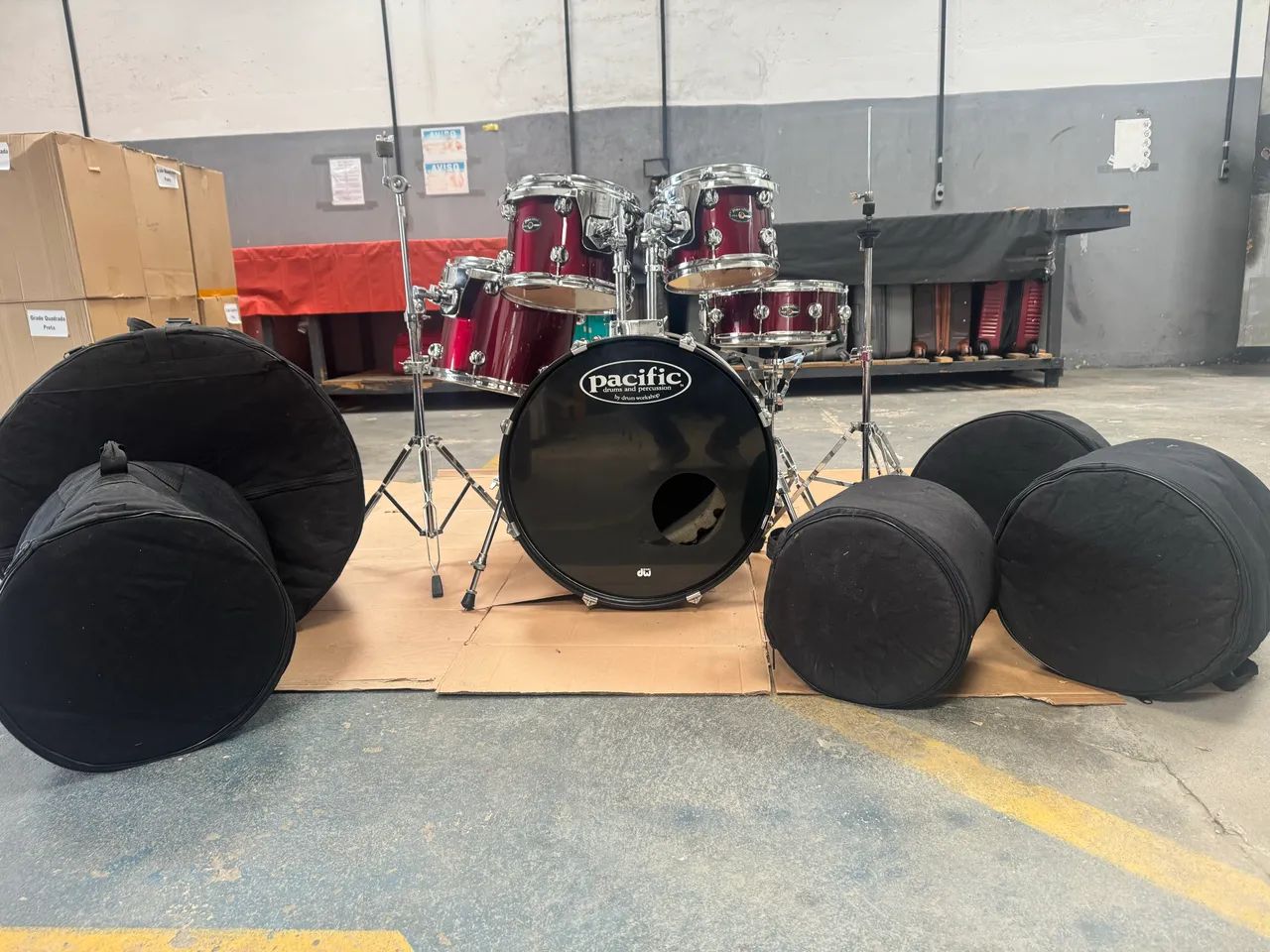 Bateria DW PACIFIC extremamente nova com case!!! - Foto 5