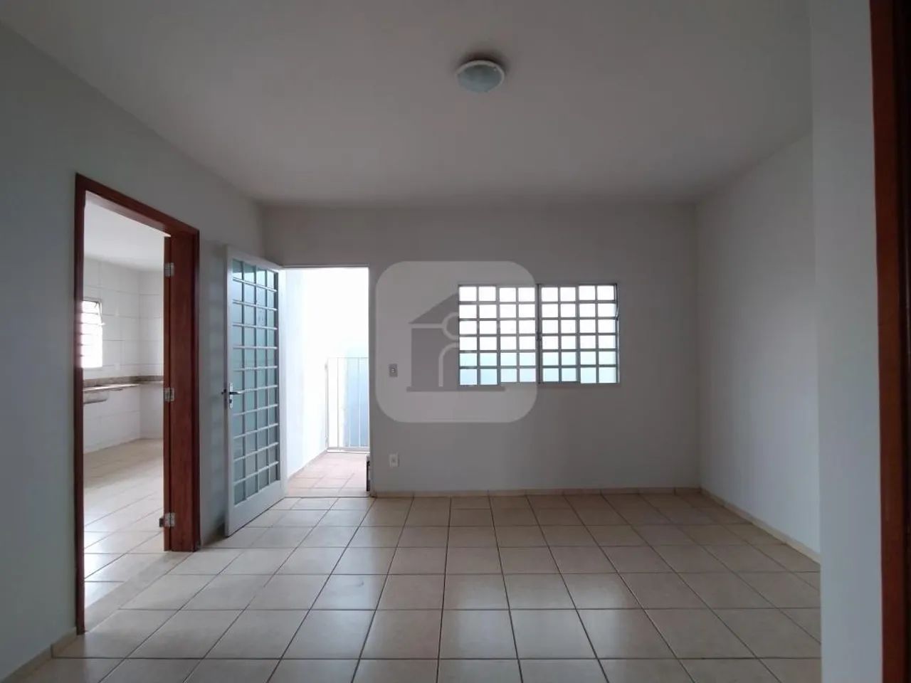 Casa, Cômodo Comercial E Quatro Quitinetes à Venda no Bairro Aparecida - Foto 2