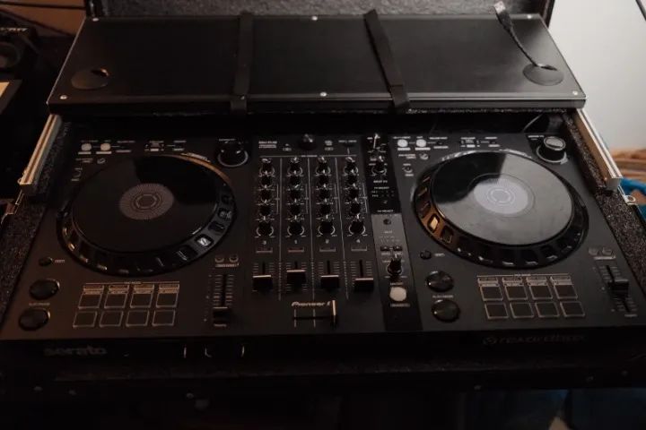 CONTROLADORA DDJ FLX6 com CASE MALETA