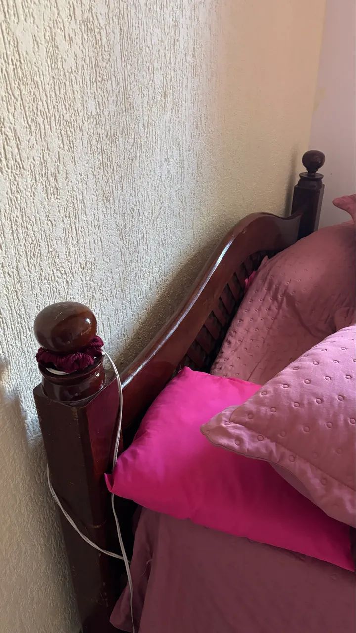 Cama de casal madeira maciça 