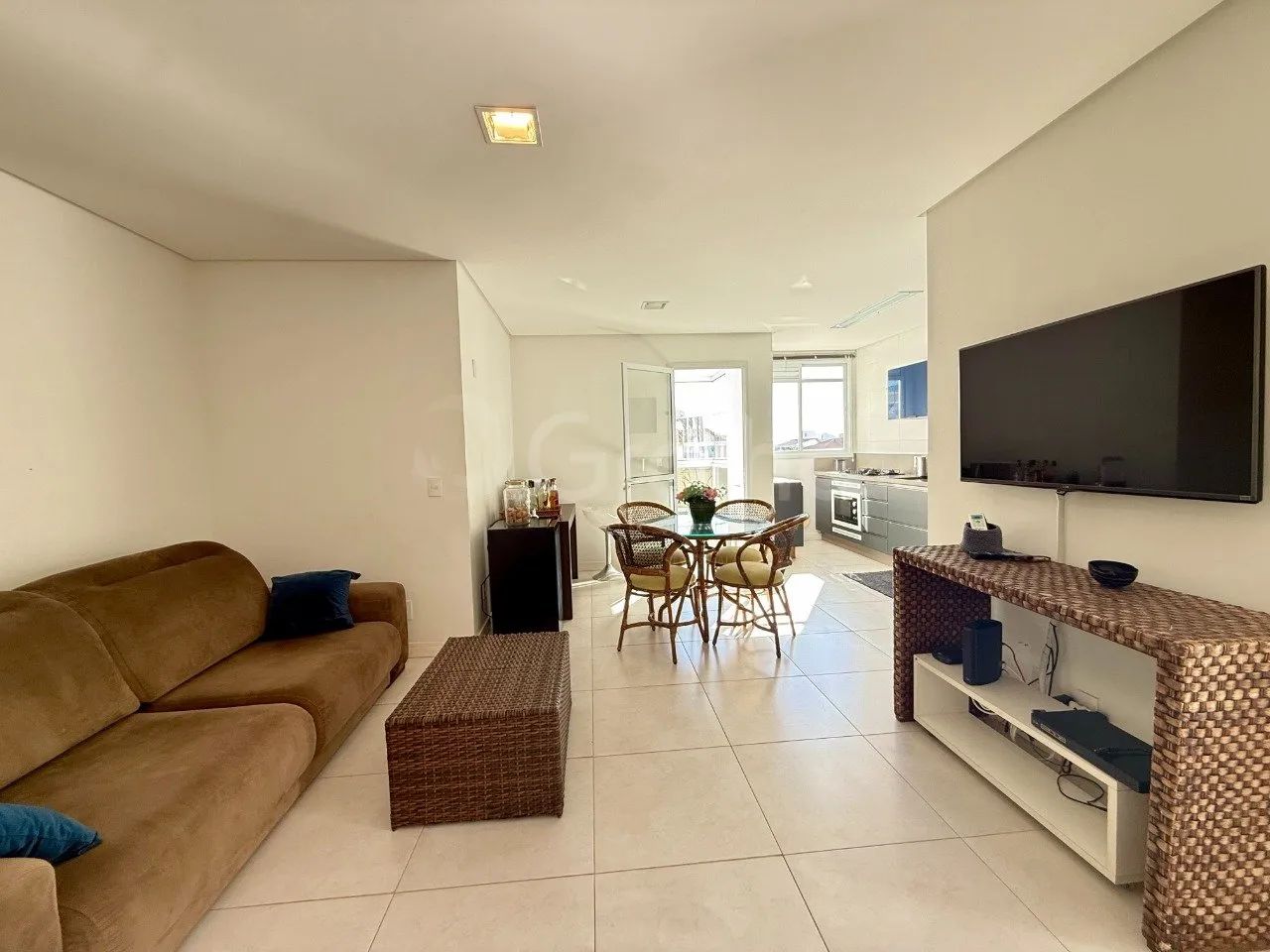 Cobertura de 199,50m² com 4 quartos sendo 2 suites, nos Ingleses , Florianópolis. - Foto 2
