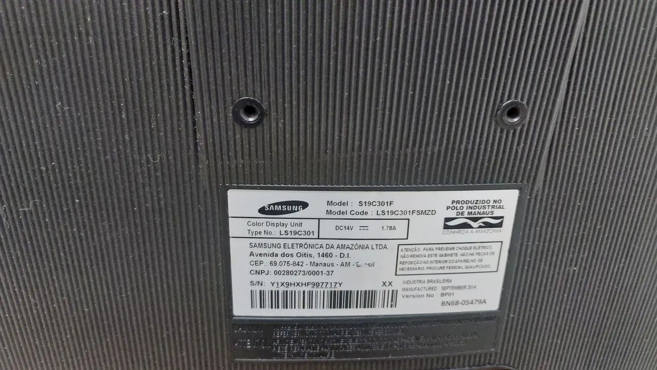 Monitor  Samsung de 18 polegadas 