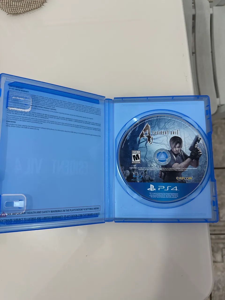 Resident Evil 4: Original Ps4 - Foto 3