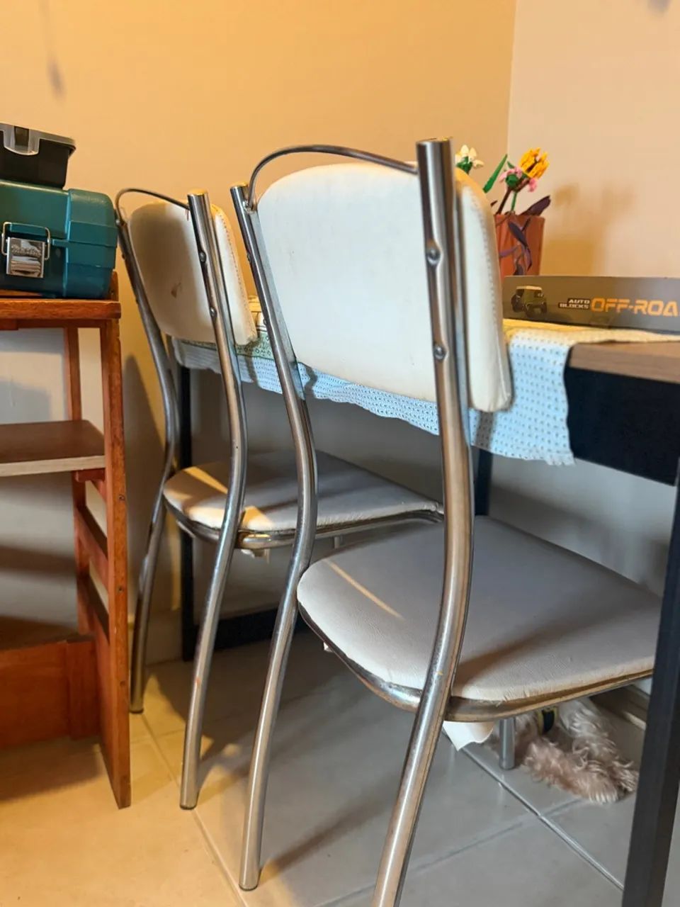 Mesa de vidro + 2 cadeiras de brinde - Foto 3